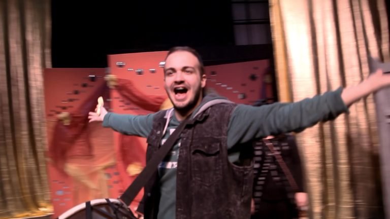 Ο Αττικούλης στο βασίλειο της Ατζαμοσύνης